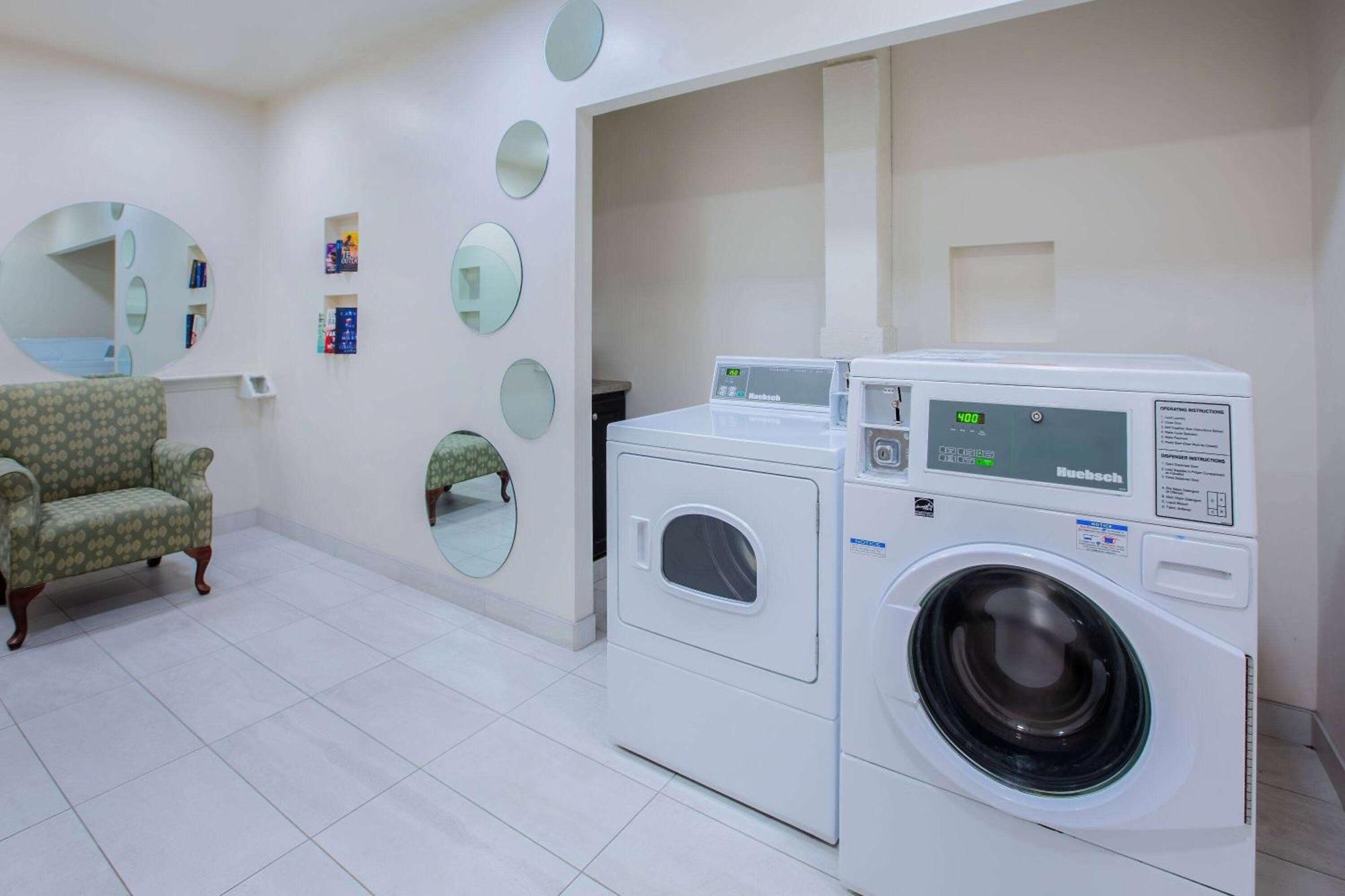 Days By Wyndham & Conference Centre 3* Sudbury