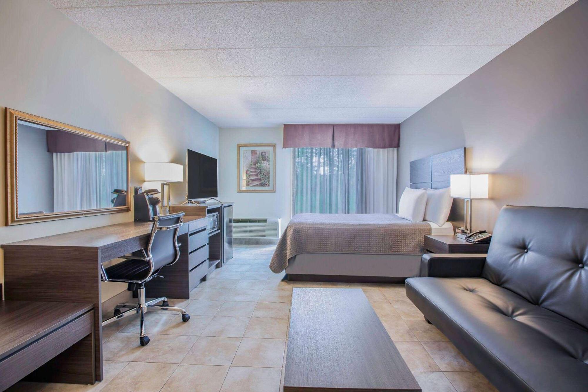 Days By Wyndham & Conference Centre 3* Sudbury