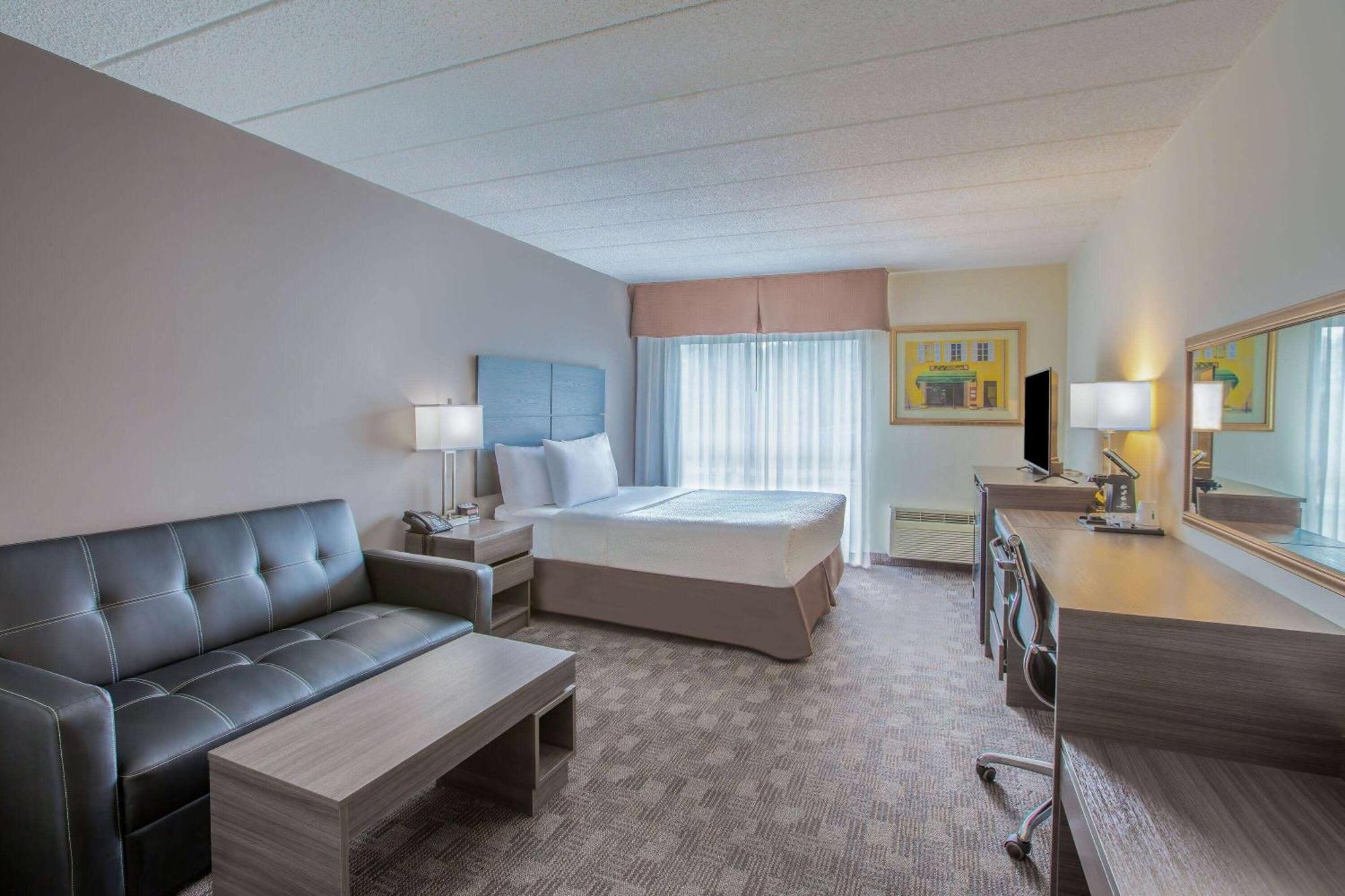 Days By Wyndham & Conference Centre Hotel 3*