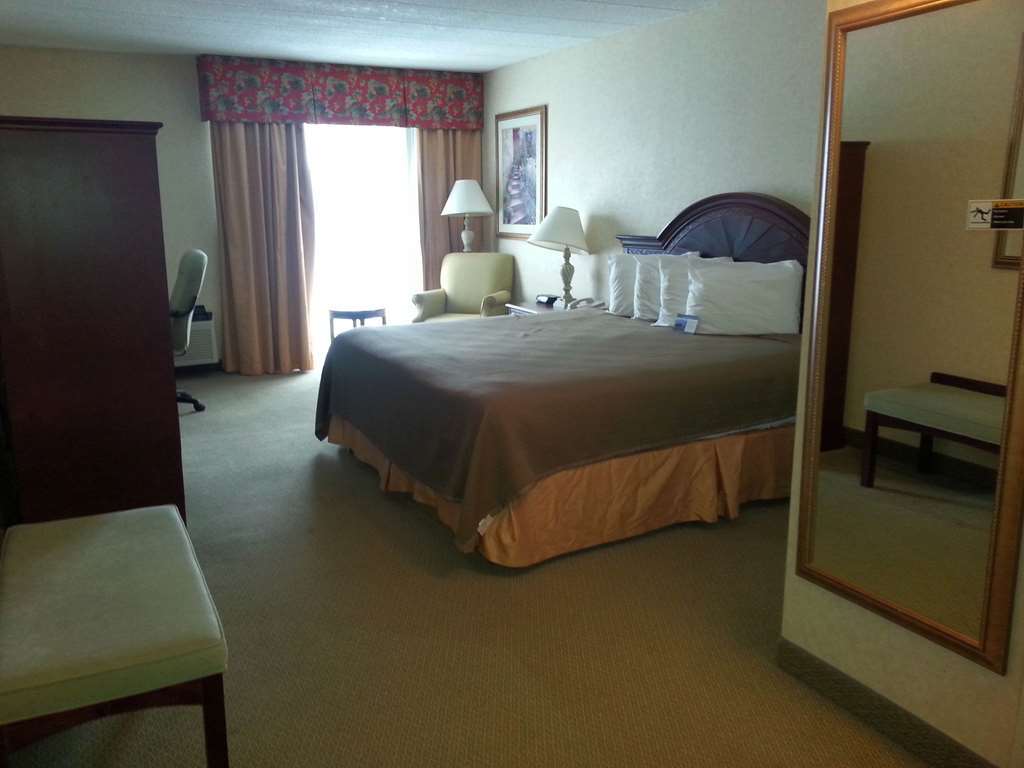 Days By Wyndham & Conference Centre 3*