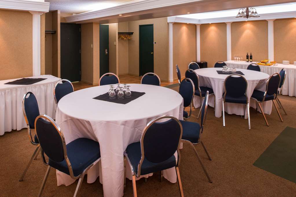 Days By Wyndham & Conference Centre Hotel Sudbury
