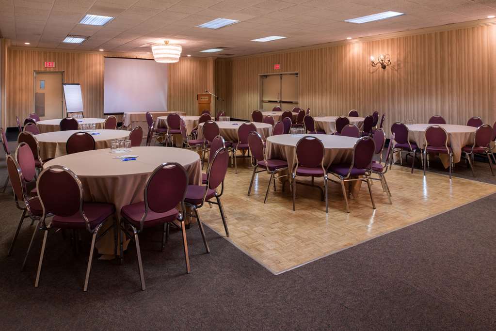 Hotel Days By Wyndham & Conference Centre Sudbury