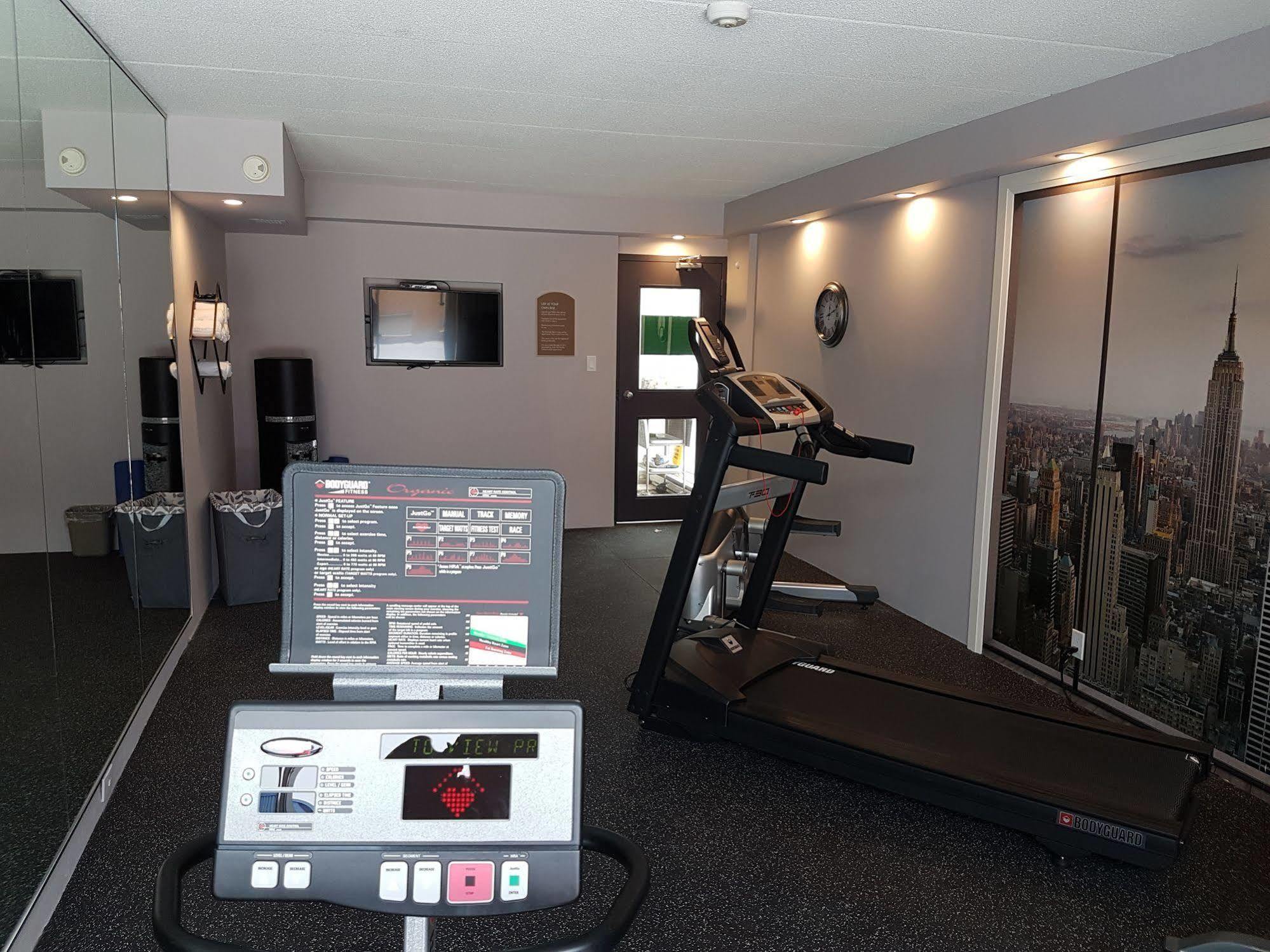 Hotel Days By Wyndham & Conference Centre Sudbury