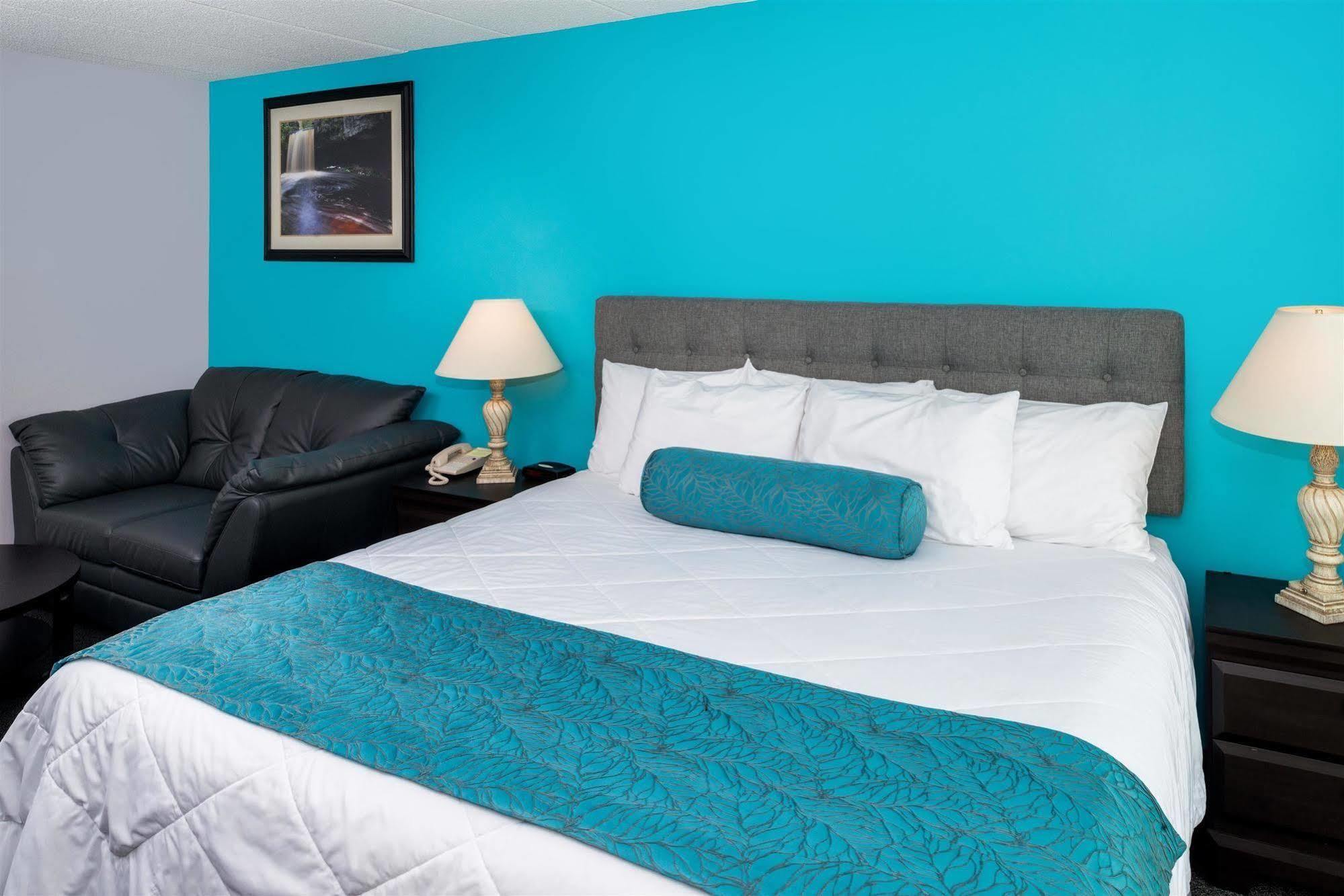 Days By Wyndham & Conference Centre Hotel Sudbury